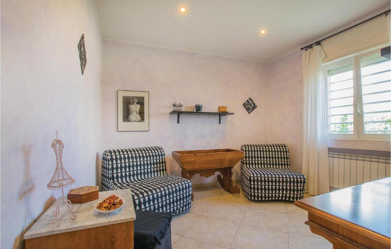Awesome Apartment In Bari With Wifi Kültér fotó