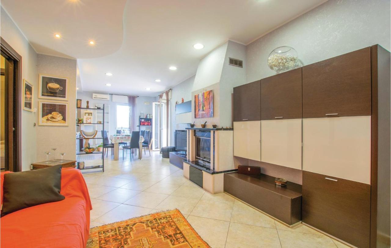 Awesome Apartment In Bari With Wifi Kültér fotó
